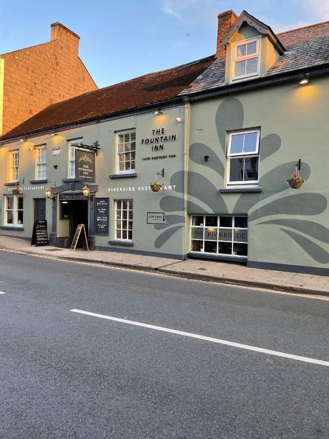 The Fountain Inn & Riverside Restaurant Окхамптън Екстериор снимка