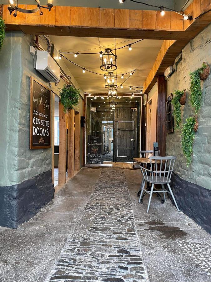 The Fountain Inn & Riverside Restaurant Окхамптън Екстериор снимка