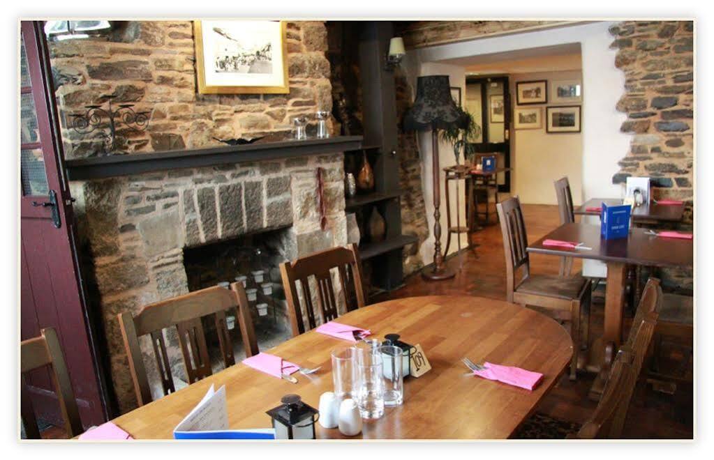 The Fountain Inn & Riverside Restaurant Окхамптън Екстериор снимка
